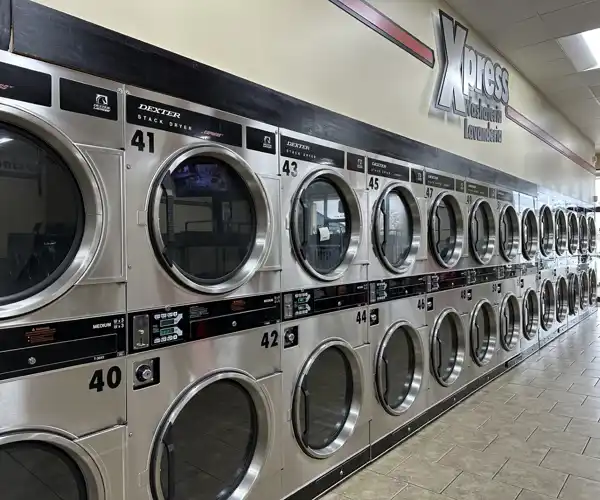 Inside Xpress Washateria 003